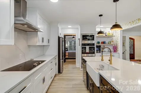 16 Tanglewood Road Lake Wylie SC 29710