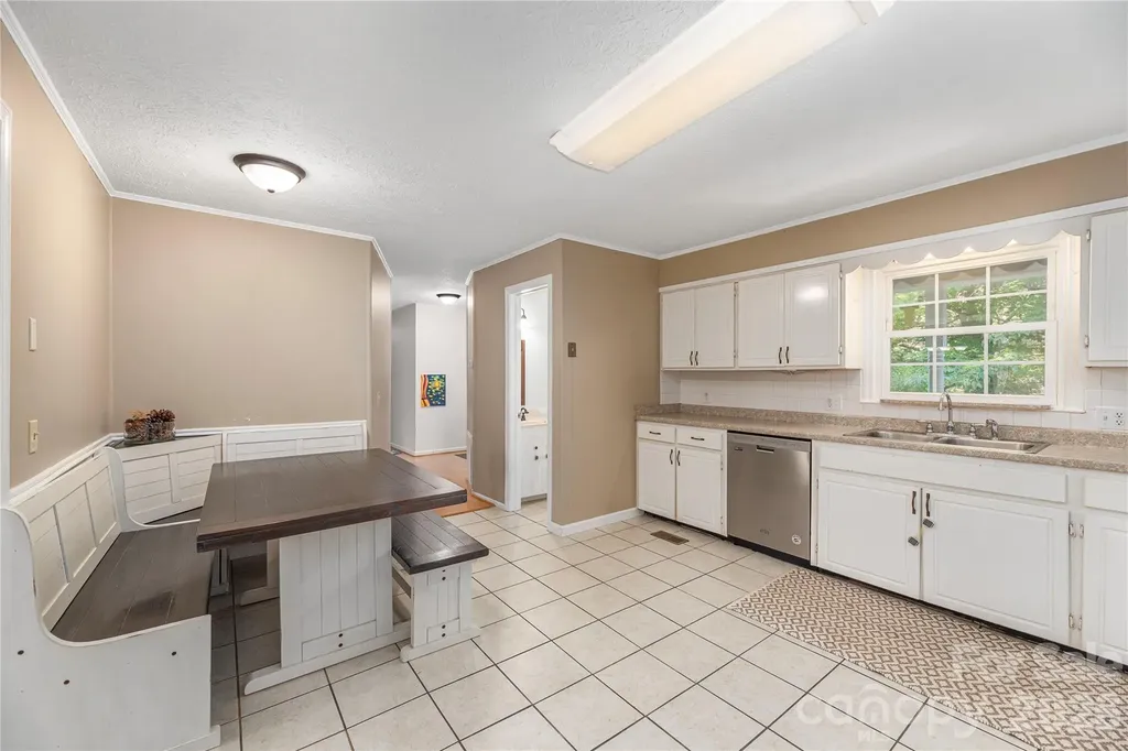 142 Whisperwood Drive Hendersonville NC 28791