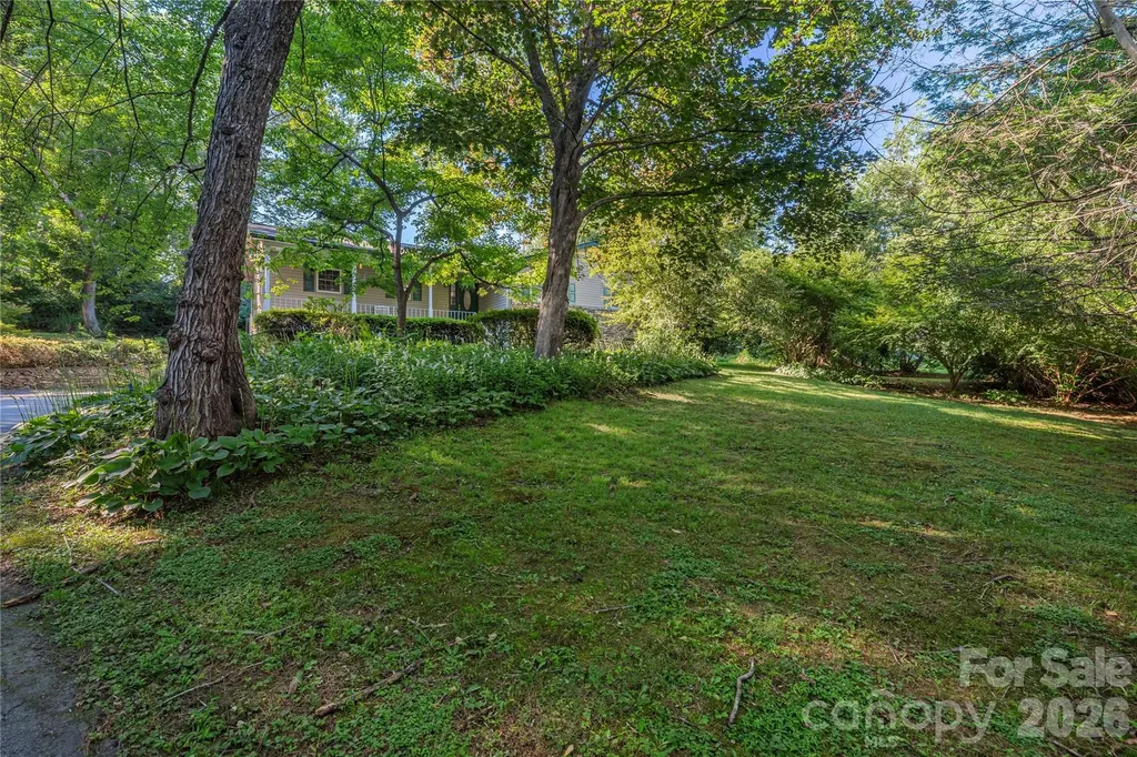 142 Whisperwood Drive Hendersonville NC 28791