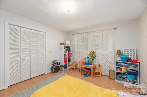 142 Whisperwood Drive Hendersonville NC 28791