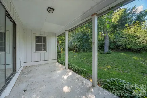 142 Whisperwood Drive Hendersonville NC 28791