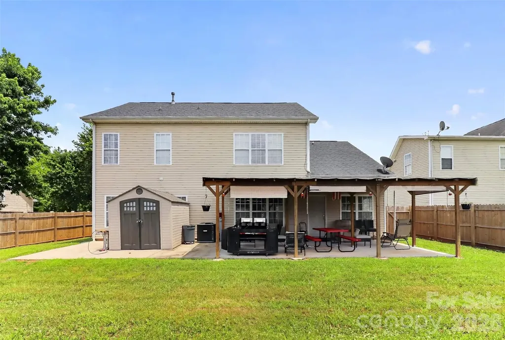 7613 Deluca Drive Charlotte NC 28215