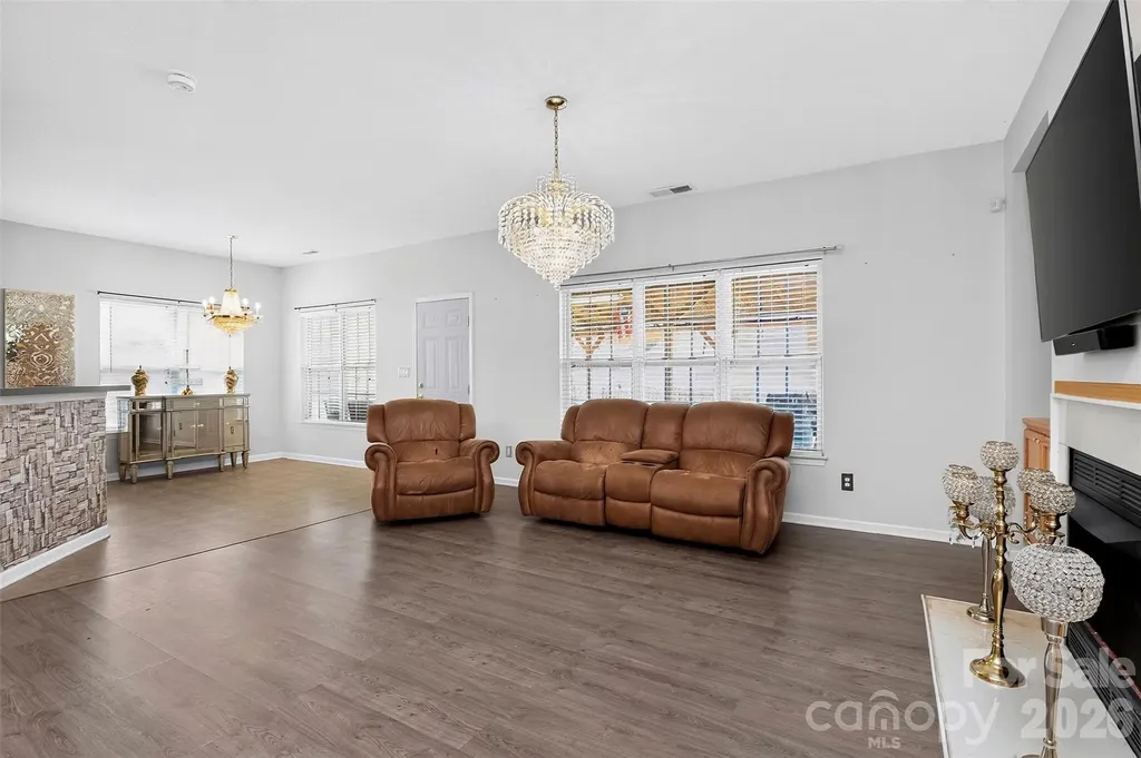 7613 Deluca Drive Charlotte NC 28215
