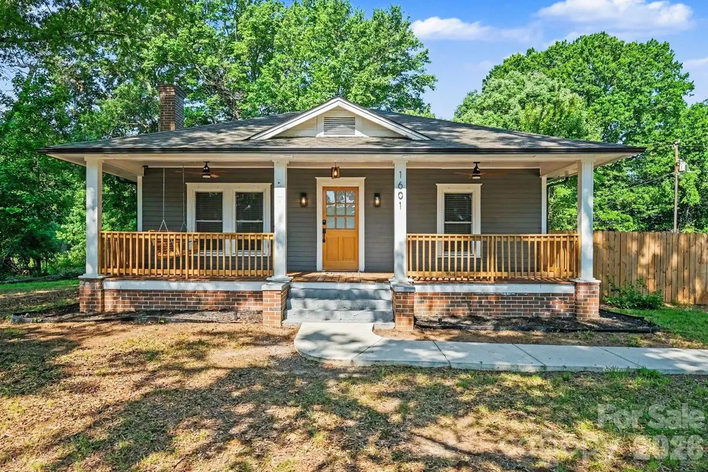 1601 Lawing Road Charlotte NC 28216