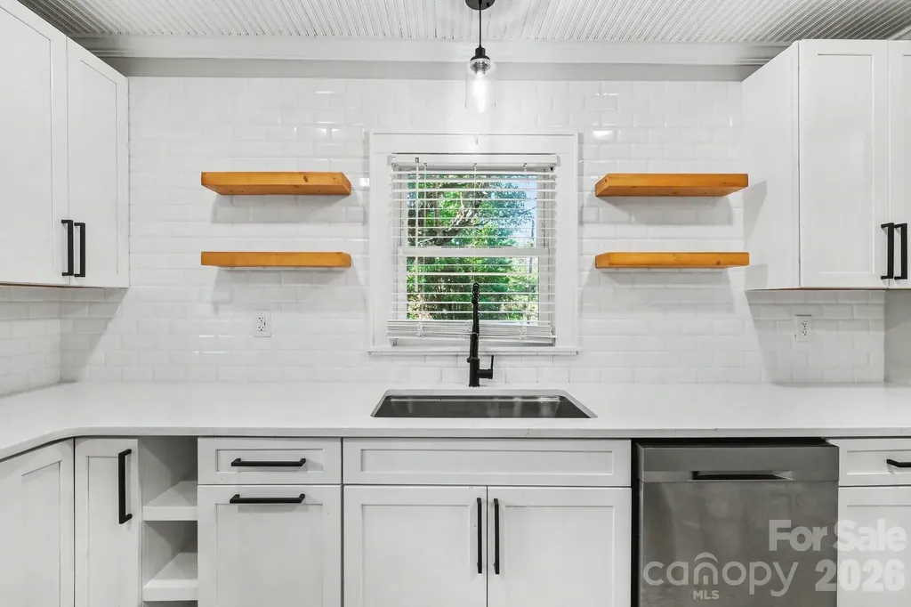 1601 Lawing Road Charlotte NC 28216