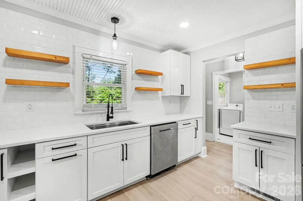 1601 Lawing Road Charlotte NC 28216