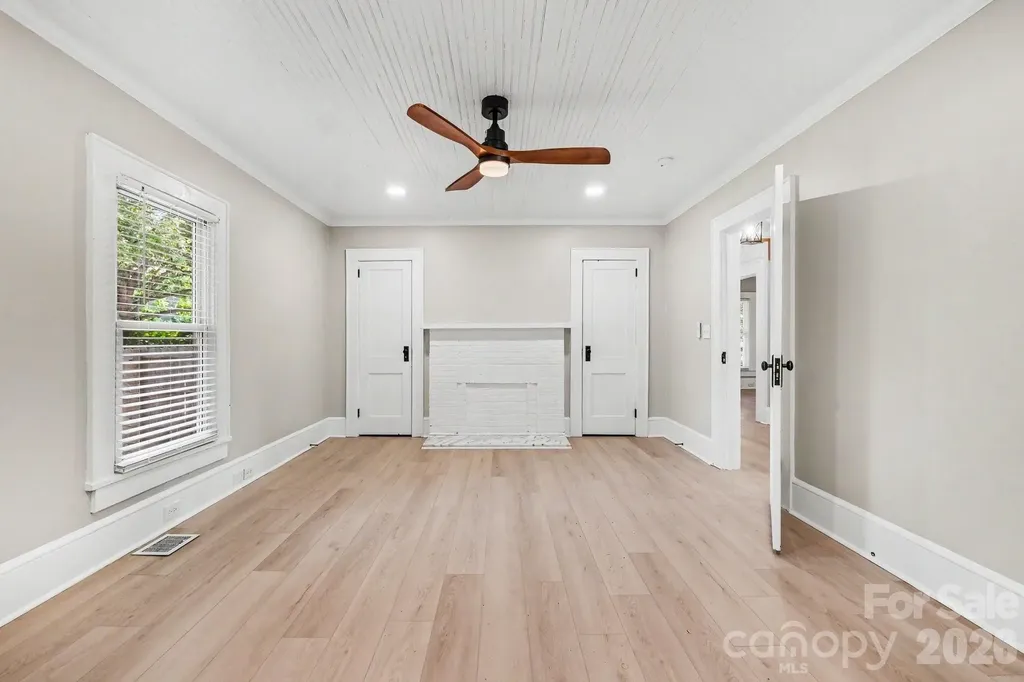 1601 Lawing Road Charlotte NC 28216