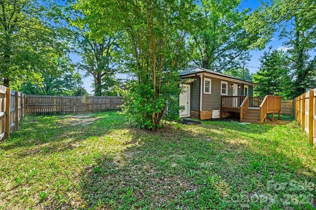 1601 Lawing Road Charlotte NC 28216