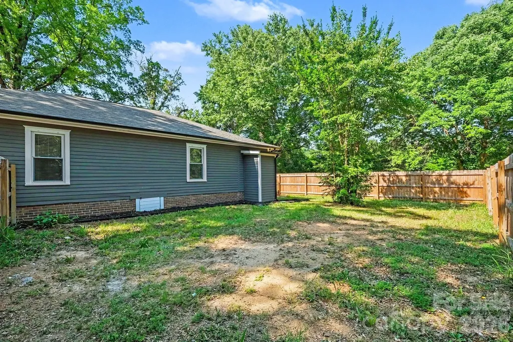 1601 Lawing Road Charlotte NC 28216
