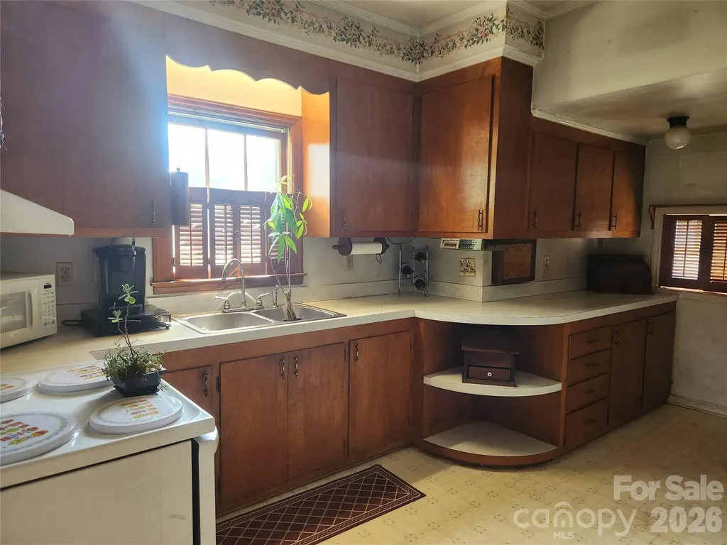 29 Brookwood Avenue NW Concord NC 28025