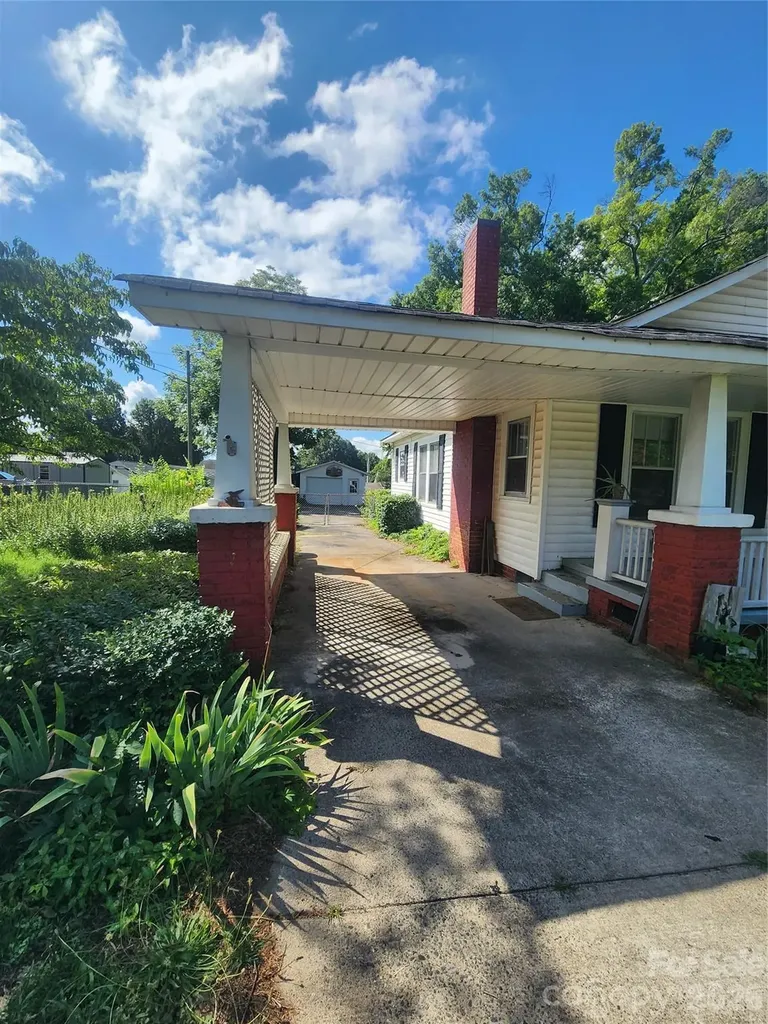 29 Brookwood Avenue NW Concord NC 28025