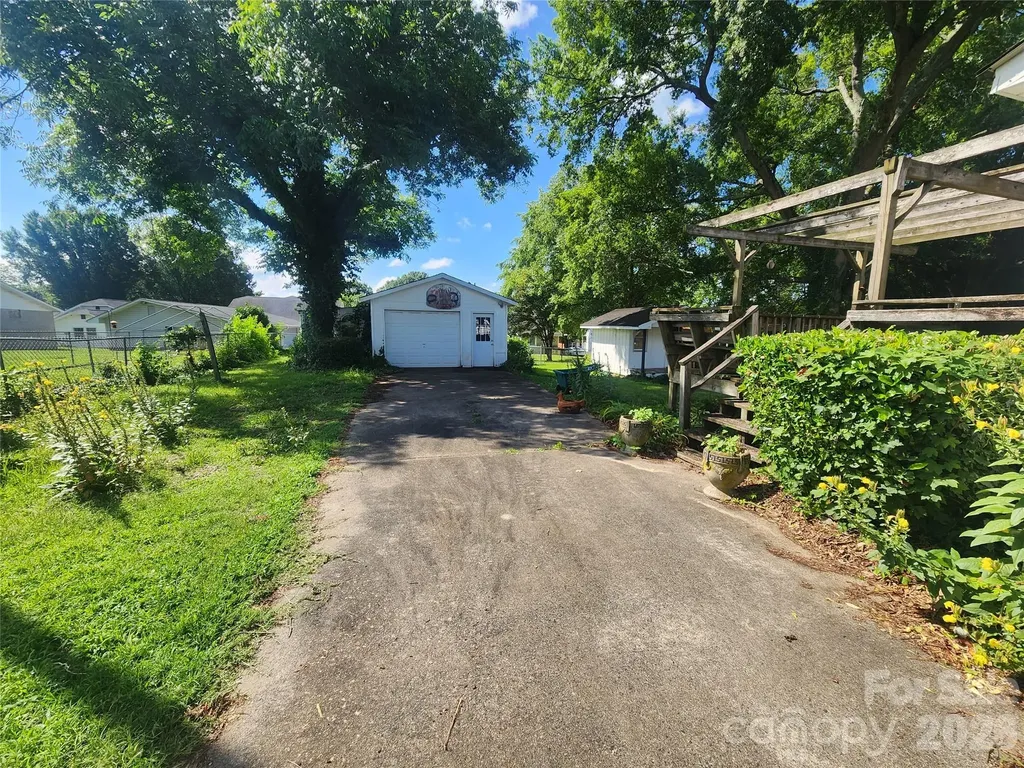 29 Brookwood Avenue NW Concord NC 28025