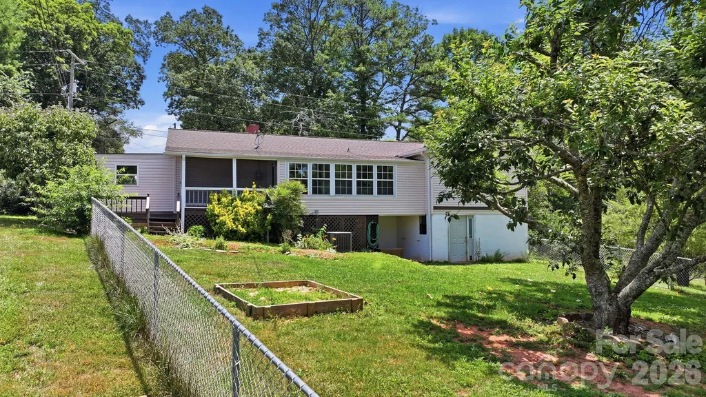 167 Pauline Avenue Franklin NC 28734