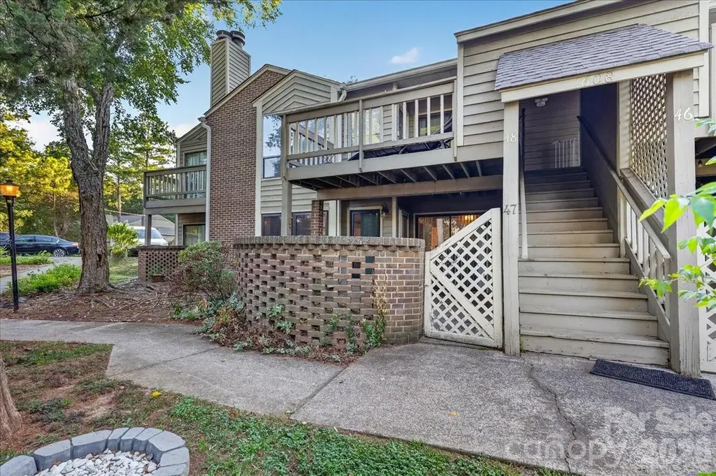 1608 Sharon Road W Charlotte NC 28210