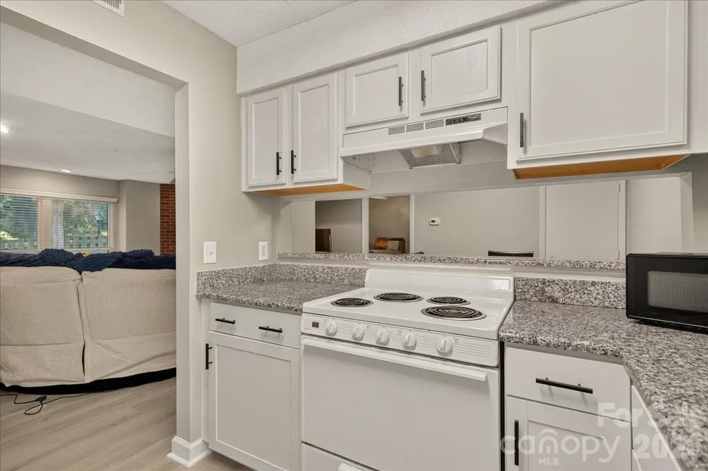 1608 Sharon Road W Charlotte NC 28210