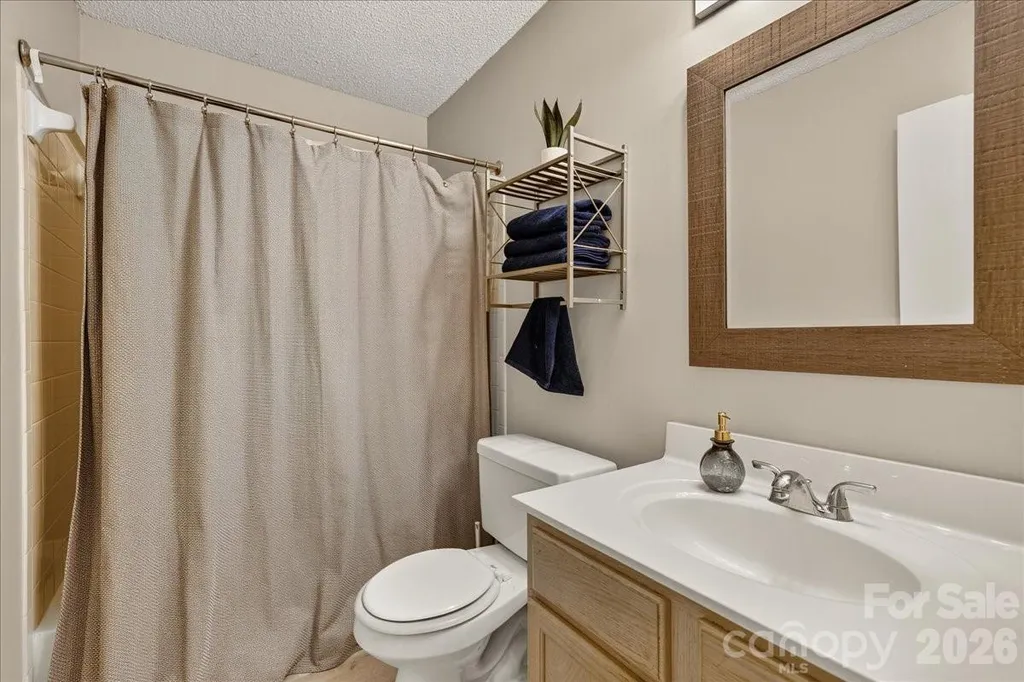 1608 Sharon Road W Charlotte NC 28210