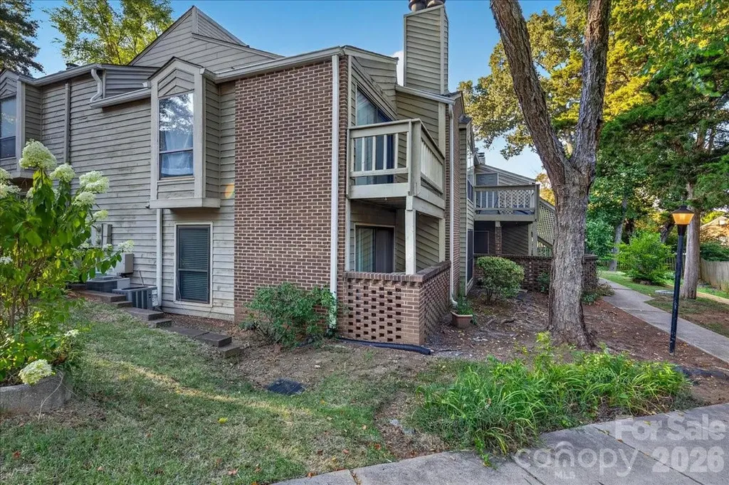 1608 Sharon Road W Charlotte NC 28210