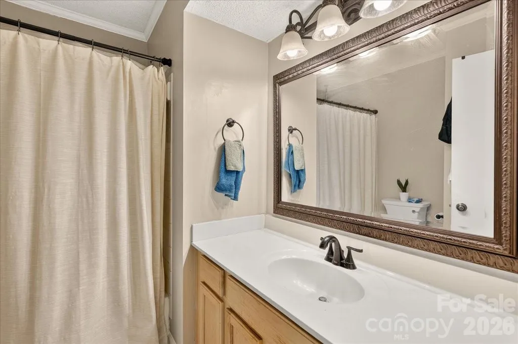 1608 Sharon Road W Charlotte NC 28210