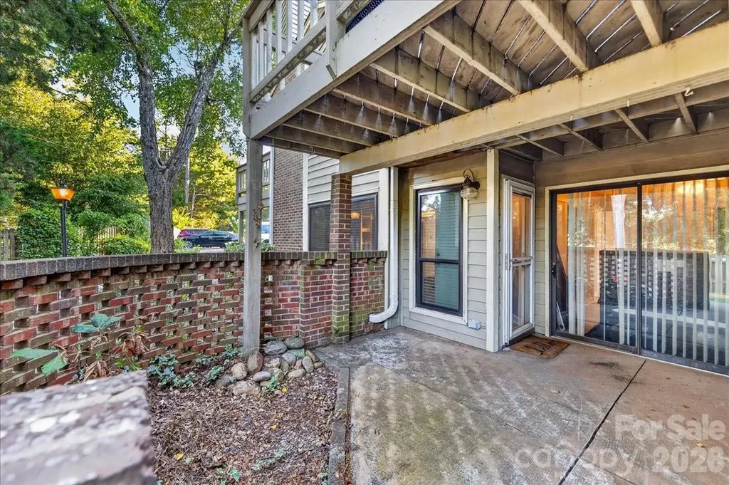 1608 Sharon Road W Charlotte NC 28210