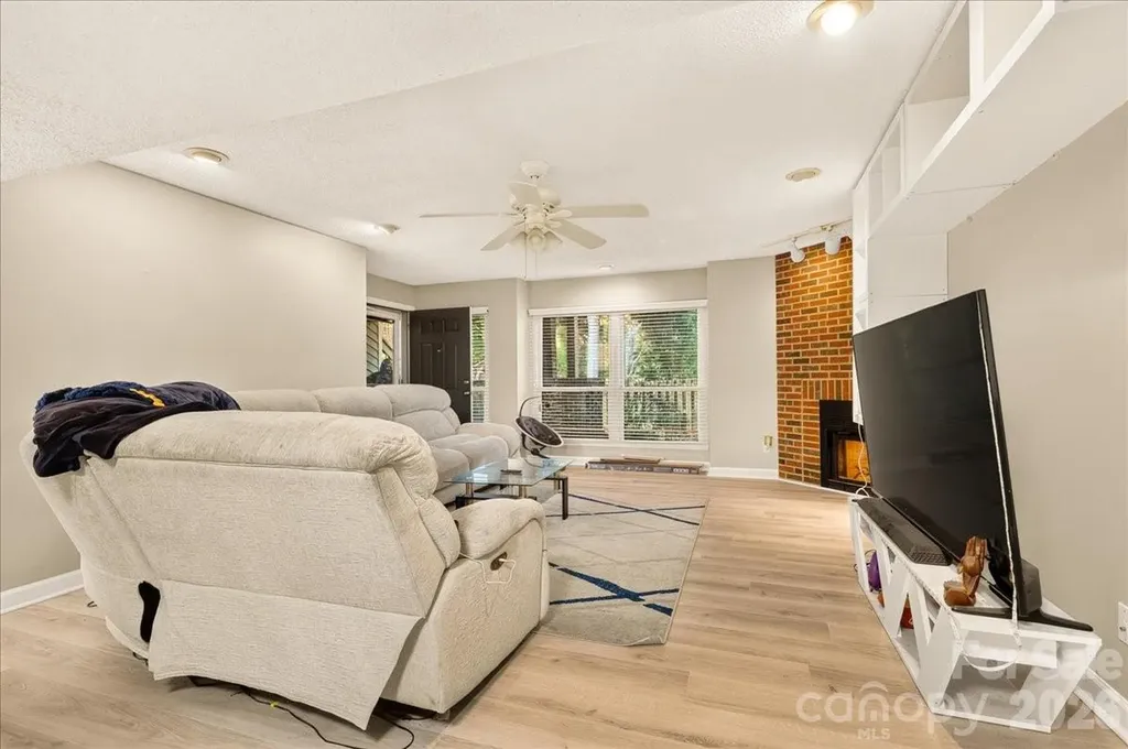 1608 Sharon Road W Charlotte NC 28210