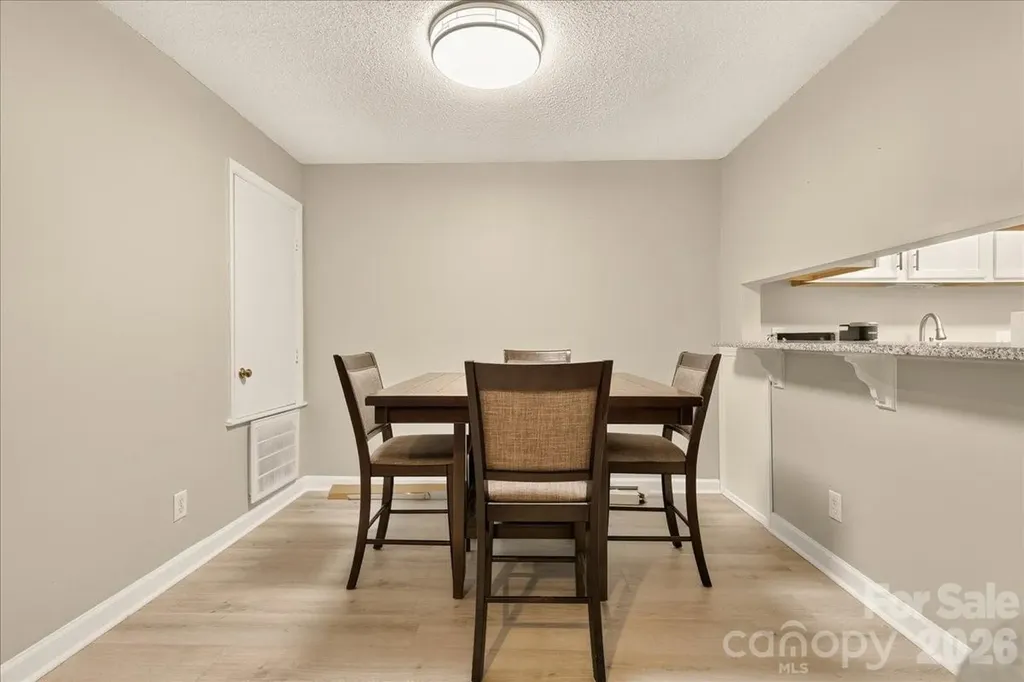 1608 Sharon Road W Charlotte NC 28210