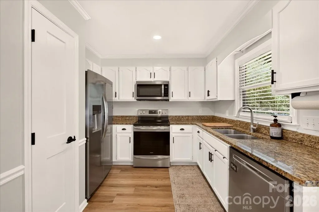 8610 Brookstead Drive Charlotte NC 28215