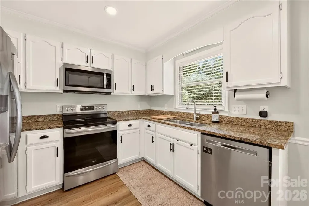 8610 Brookstead Drive Charlotte NC 28215