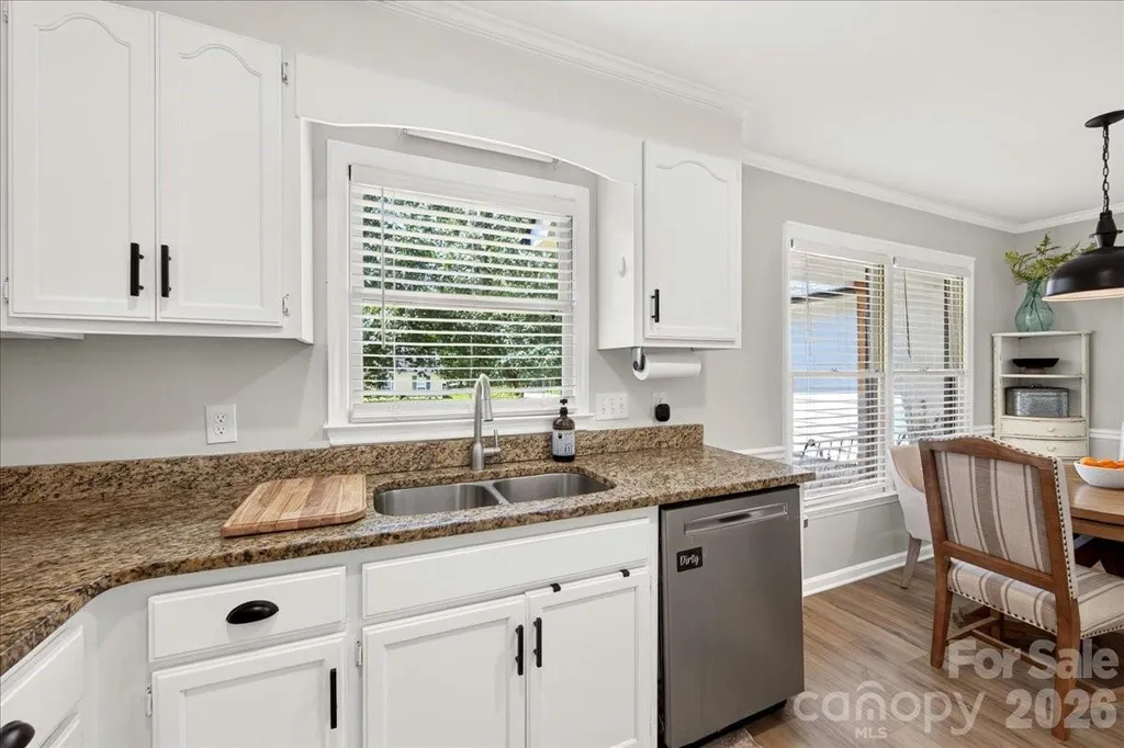 8610 Brookstead Drive Charlotte NC 28215
