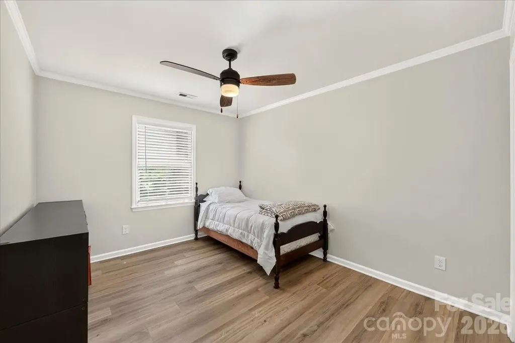 8610 Brookstead Drive Charlotte NC 28215