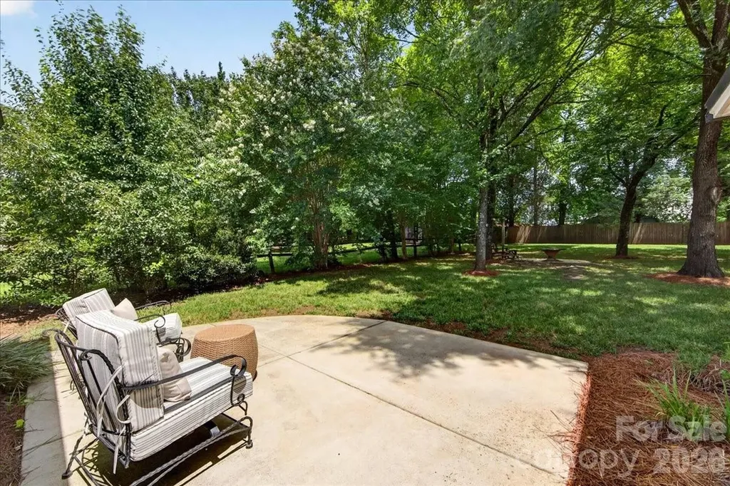 8610 Brookstead Drive Charlotte NC 28215