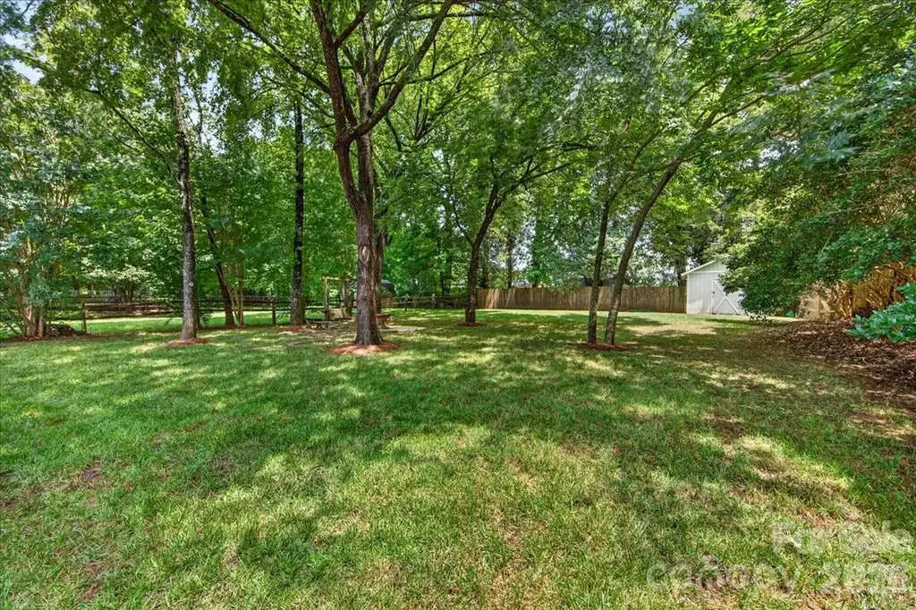 8610 Brookstead Drive Charlotte NC 28215