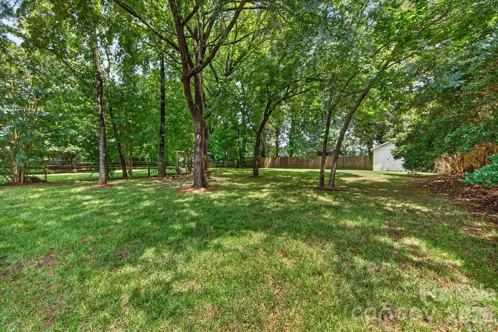 8610 Brookstead Drive Charlotte NC 28215