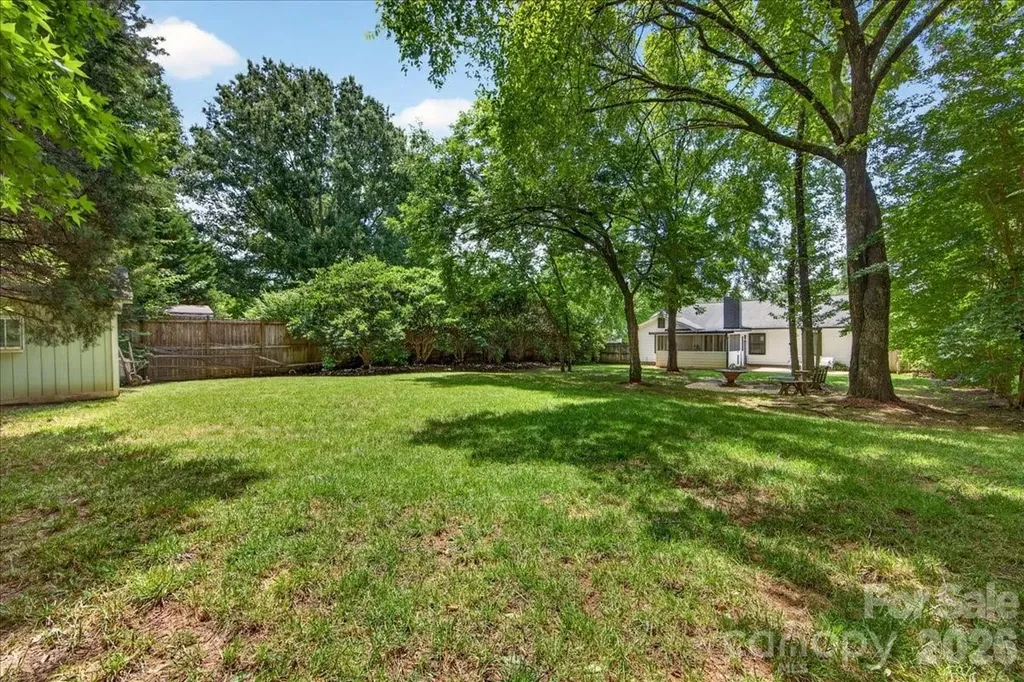 8610 Brookstead Drive Charlotte NC 28215