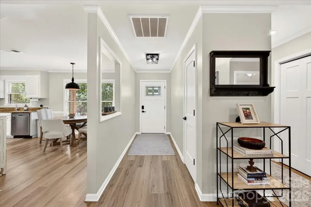 8610 Brookstead Drive Charlotte NC 28215