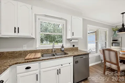 8610 Brookstead Drive Charlotte NC 28215