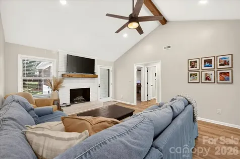 8610 Brookstead Drive Charlotte NC 28215