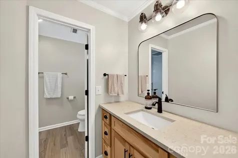 8610 Brookstead Drive Charlotte NC 28215