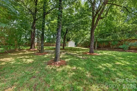 8610 Brookstead Drive Charlotte NC 28215