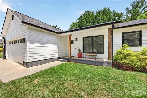 8610 Brookstead Drive Charlotte NC 28215