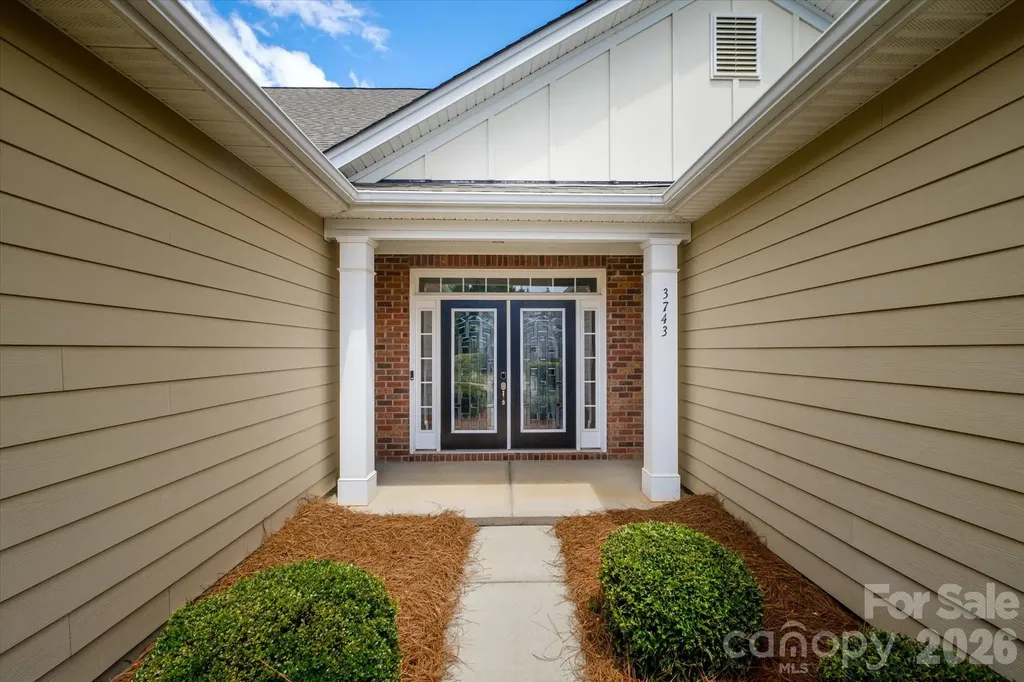 3743 Salvistrin Street Charlotte NC 28214