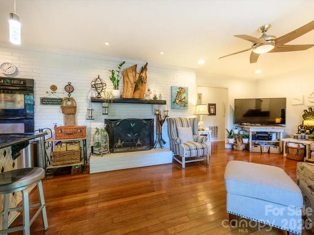 1300 Bevis Drive Charlotte NC 28209