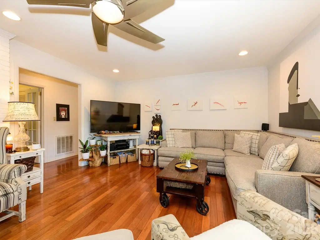1300 Bevis Drive Charlotte NC 28209