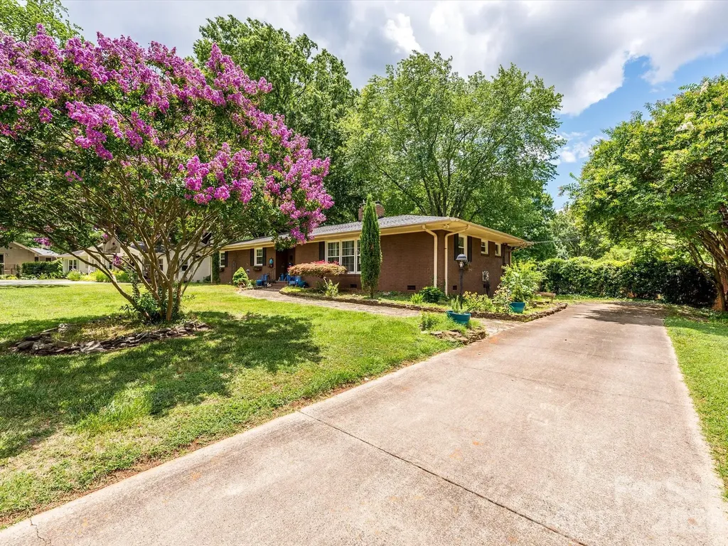 1300 Bevis Drive Charlotte NC 28209