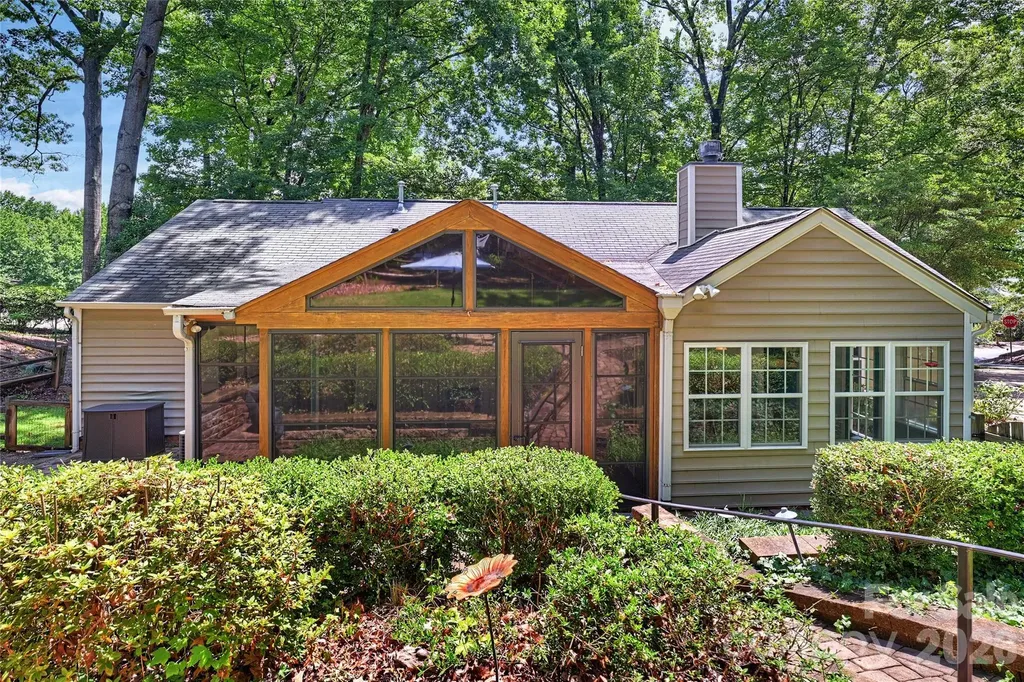 605 Silversmith Lane Charlotte NC 28270