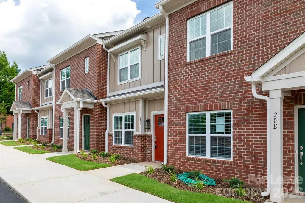20 Peachtree Avenue NW Concord NC 28025