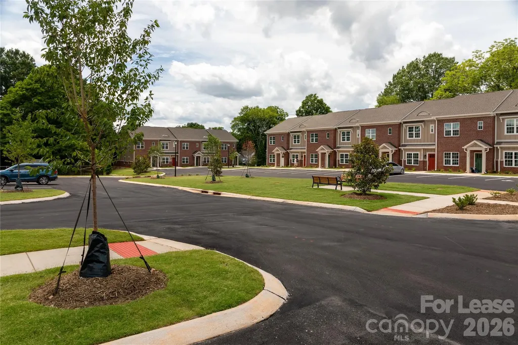 20 Peachtree Avenue NW Concord NC 28025