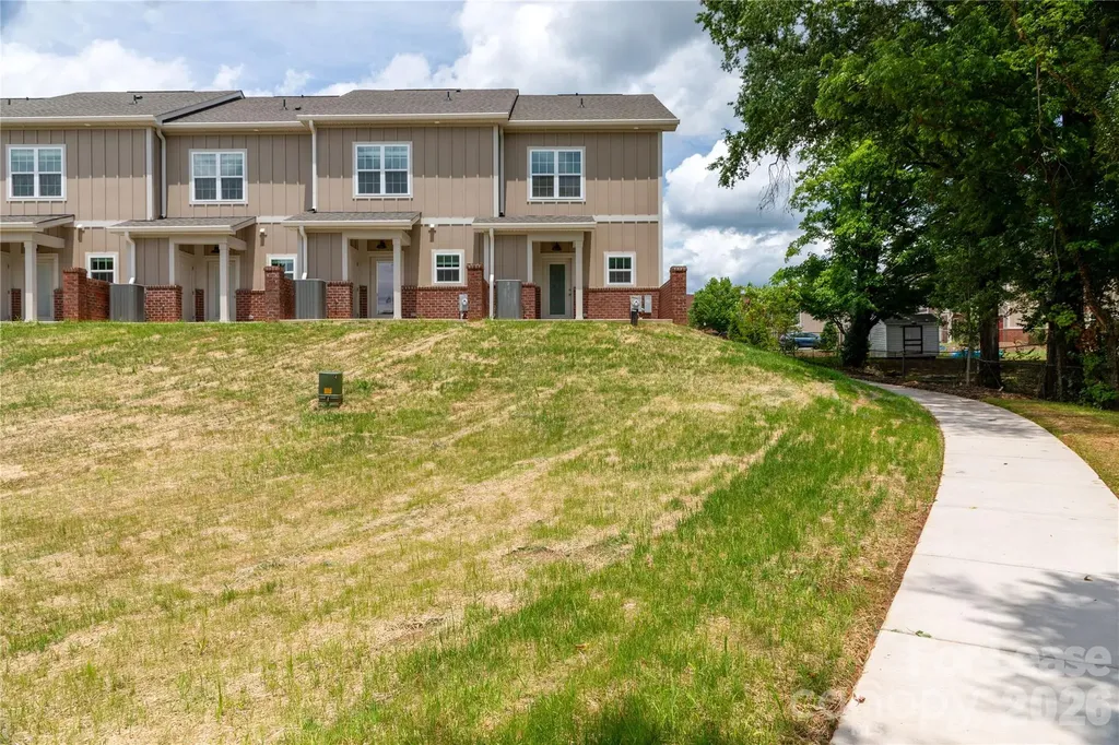 20 Peachtree Avenue NW Concord NC 28025