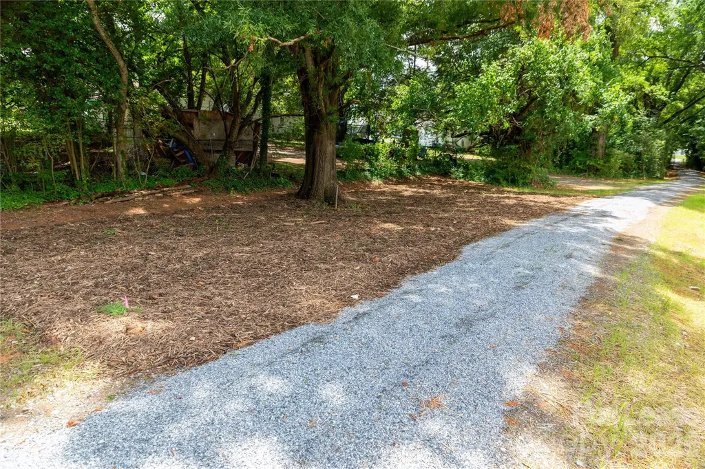 20 Peachtree Avenue NW Concord NC 28025