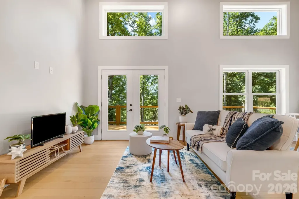 19 Sassafras Valley Road Swannanoa NC 28778