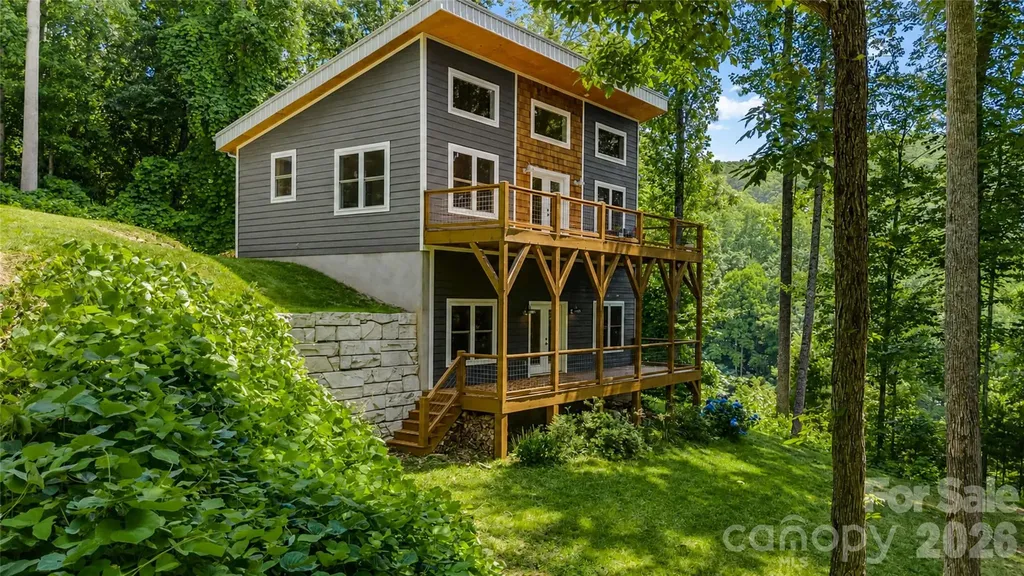 19 Sassafras Valley Road Swannanoa NC 28778